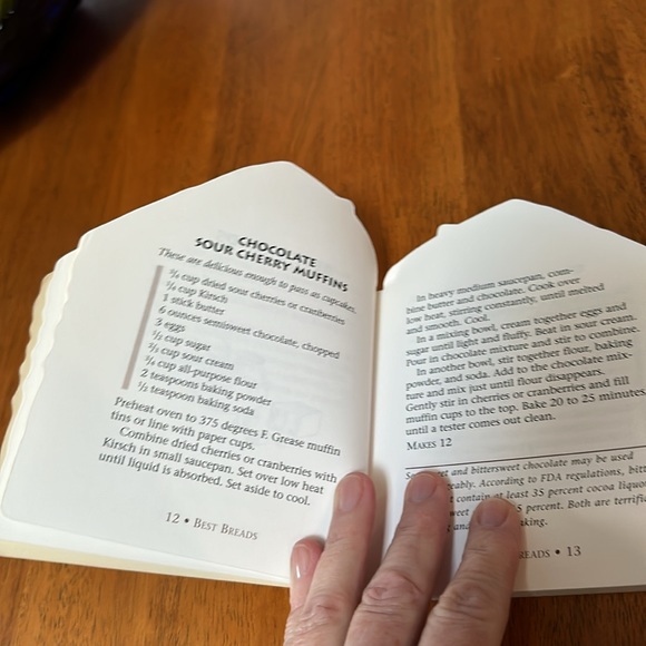 Totally cookbooks. One is chocolate, the other is picnic. 1996. Small, 5x6. - Picture 5 of 5